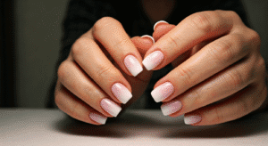 Baby boomer – jak wykonać tą stylizację? Krok…