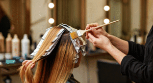 Refleksy na naturalnych włosach – jak je zrobić&hellip;